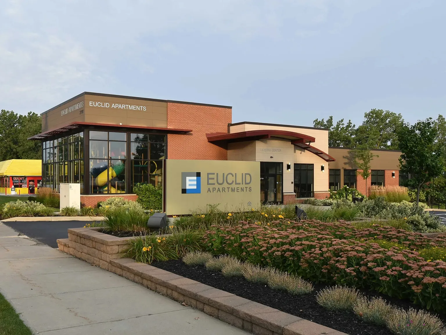 Euclid Apartments — Photo 4