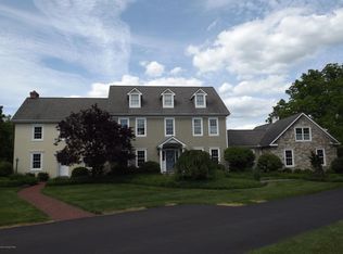 1126 Pine Ln, Stroudsburg, PA 18360