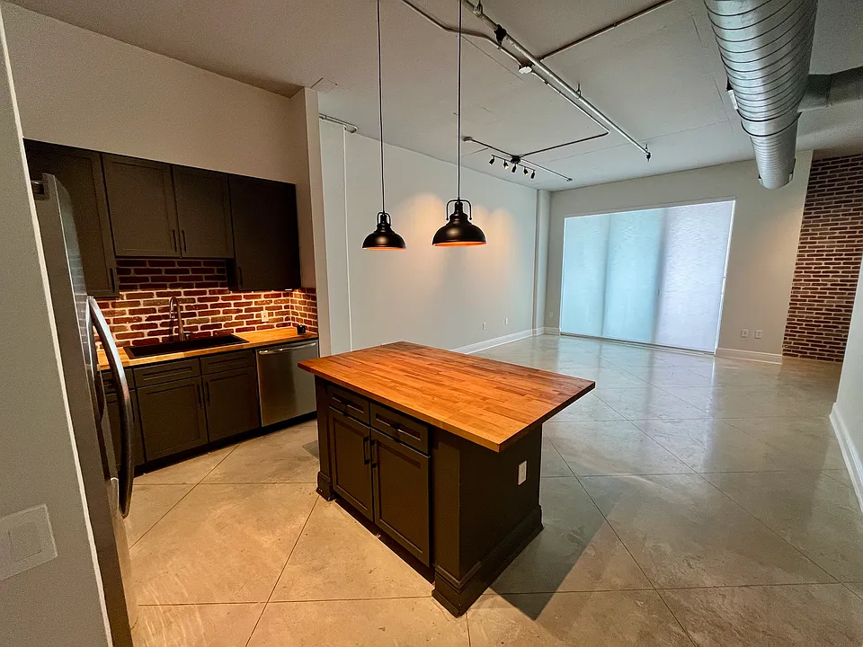 2001 Biscayne Blvd #2416