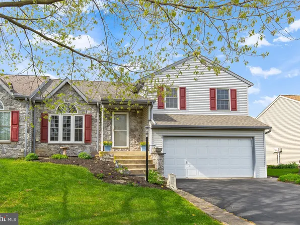 39 Pebble Creek Dr, Lititz, PA 17543