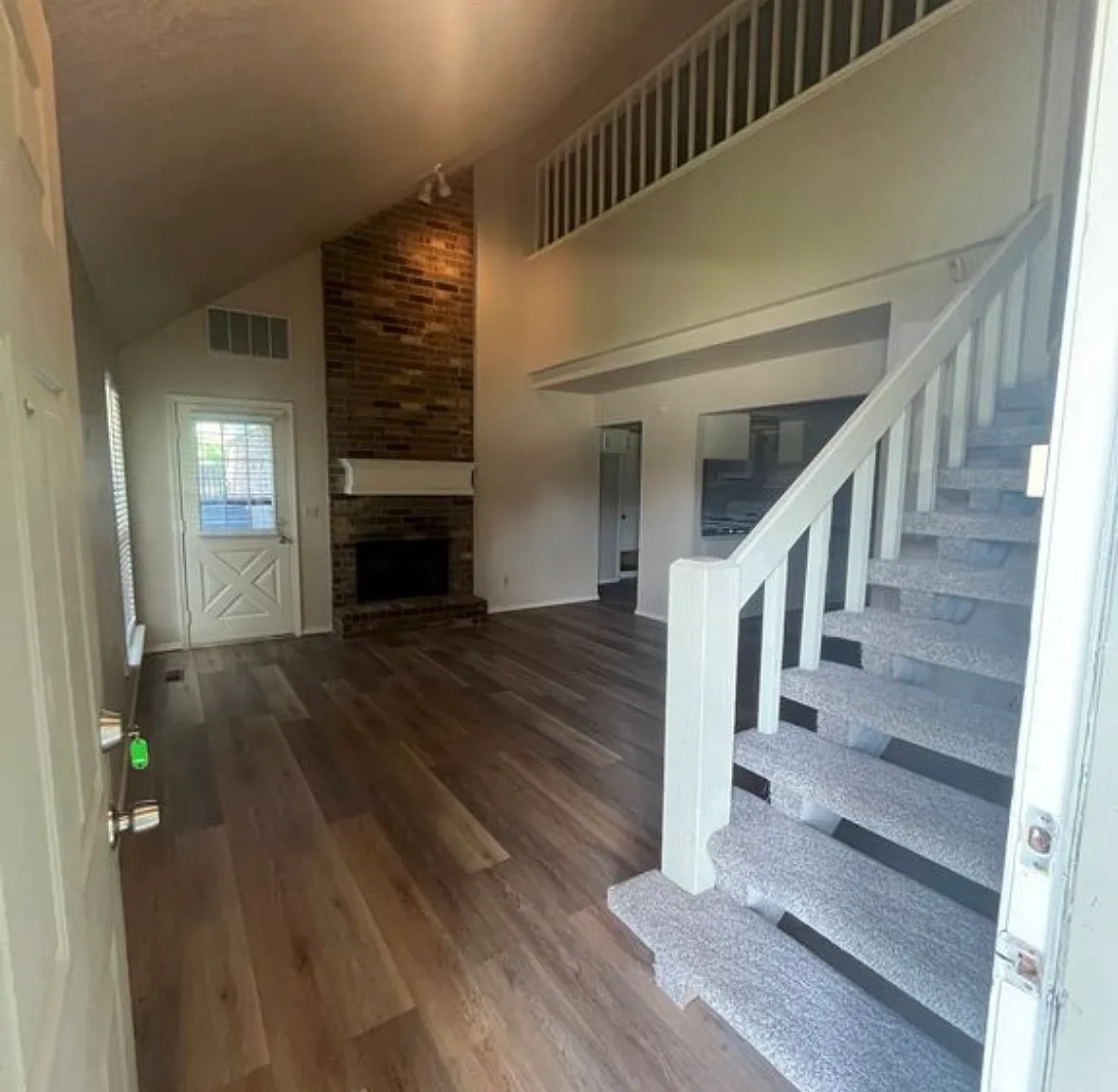 2 bed, 1221 sqft, $1,350 — Photo 3