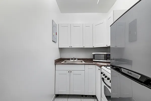 Rented by REAL New York | media 17