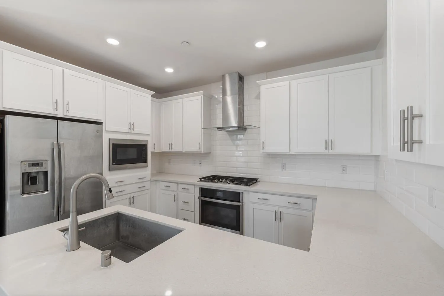 3 bed, 2.5 bath, 1632 sqft, $2,700 — Photo 2