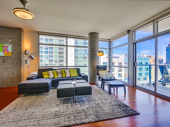 2nd image of 800 The Mark Ln Unit 1205