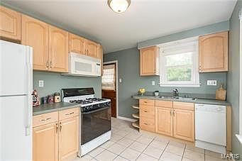 2nd image of 9546 Big Bend Blvd