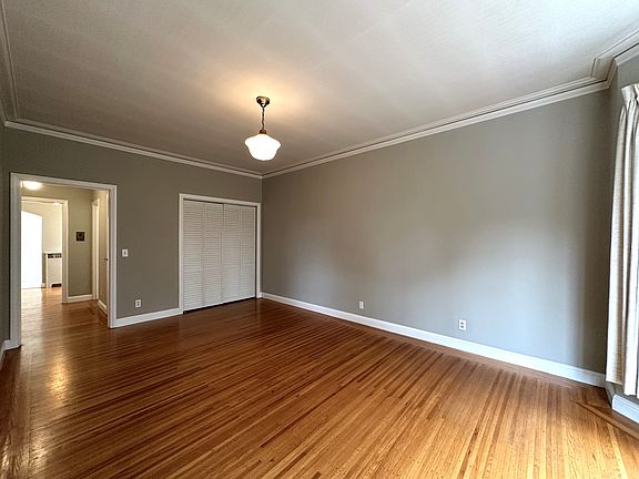 2nd image of 1865 Oak St APT 9