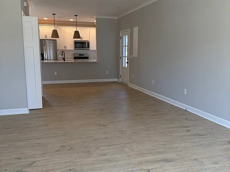 69 S Cedar Ave — Photo 6