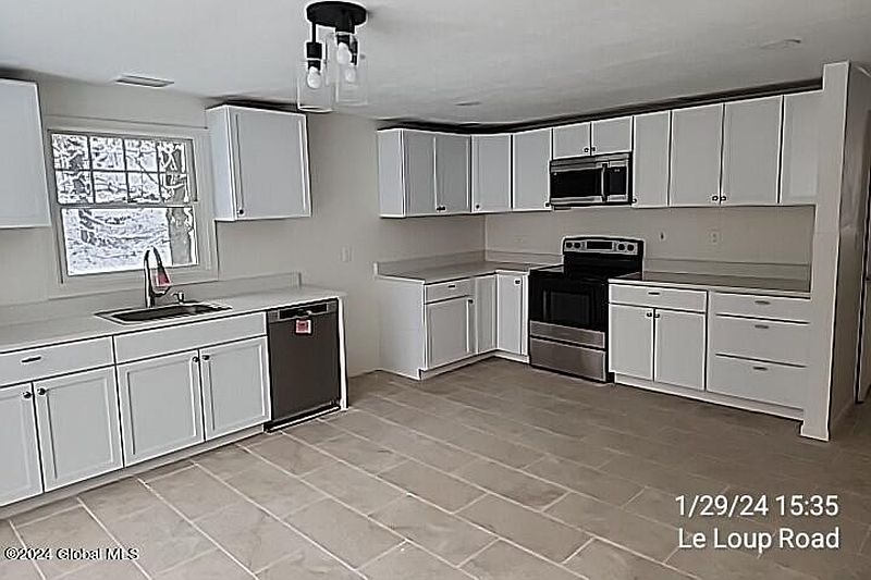 5th image of 151 Leloup Road