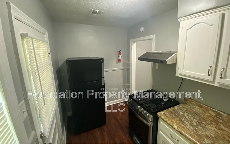 2 bed, 1.0 bath, 744 sqft, $825 — Photo 4