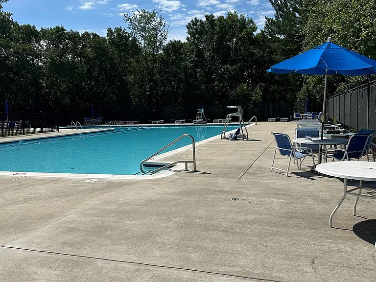 4002 Summer Hollow Ct #155A — Photo 49