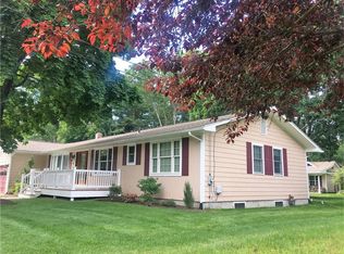 44 Magnolia Ln, Coventry, RI 02816