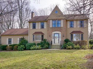 8 Hazel Rd, Hopkinton, MA 01748