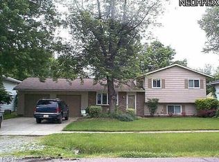 833 Devonshire Ave, Sheffield Lake, OH 44054
