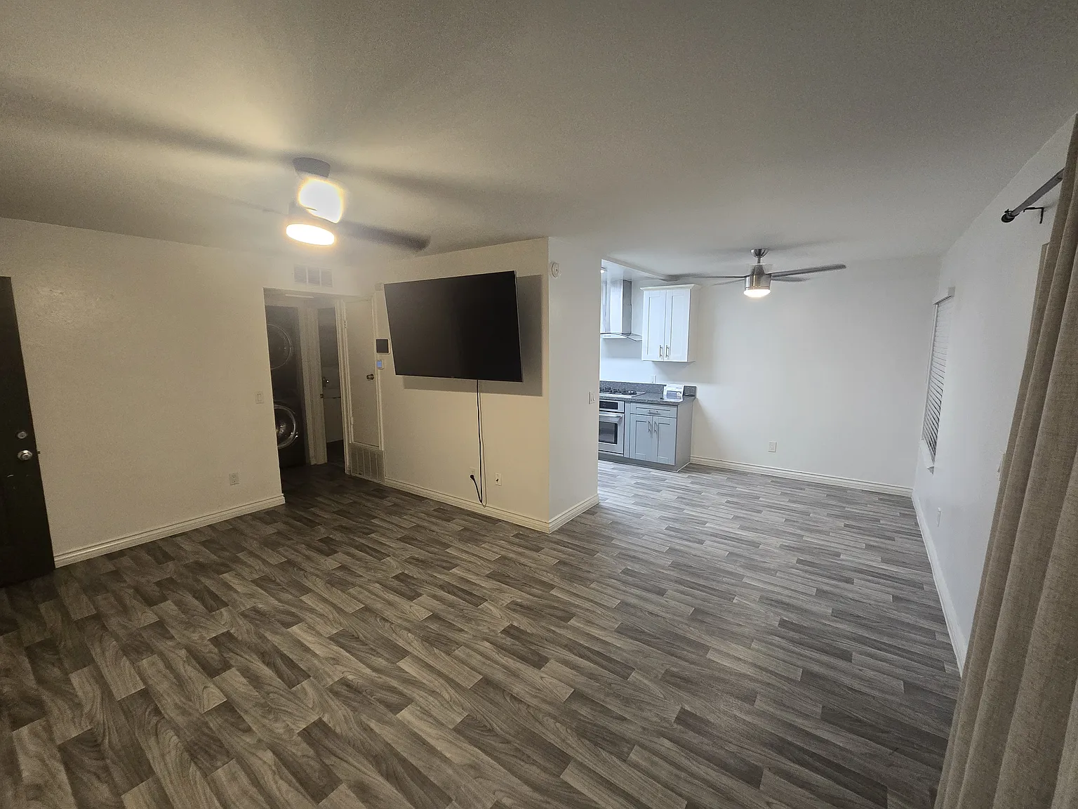 4 bed, 1402 sqft, $3,875 — Photo 4