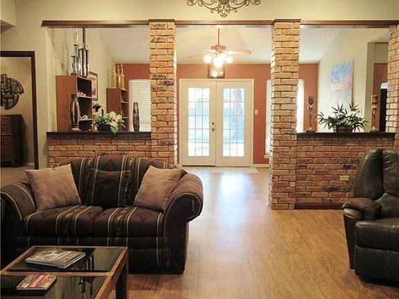4th image of 4833 Jennifer Ln