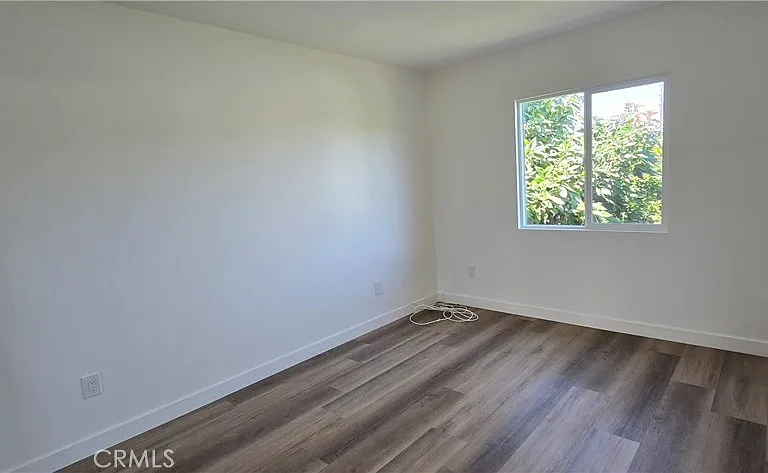 833 E 92nd St — Photo 15