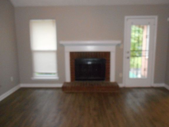 4th image of 3010 Miranda Rd