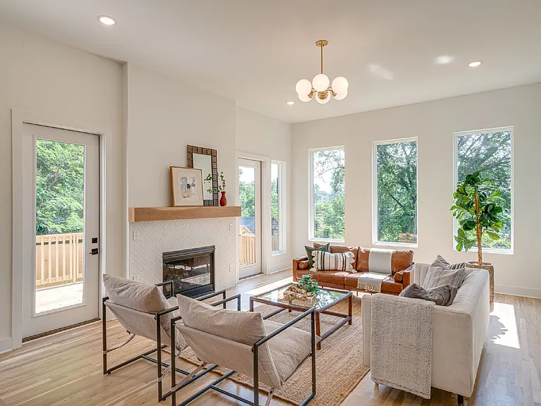 303 Riverside Dr #B — Photo 24