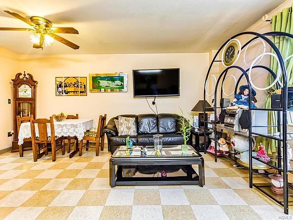 4th image of 2805A Creston Ave #4