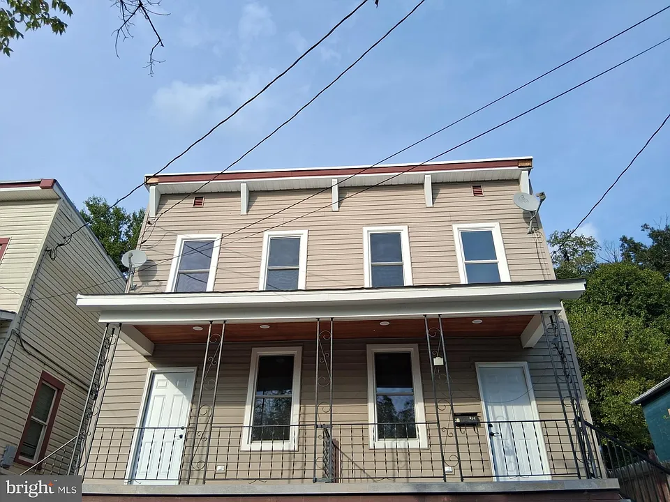 219 Independence St