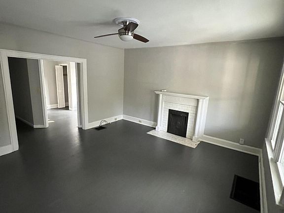 3rd image of 430 Kentucky Ct