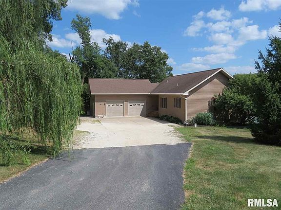 2nd image of 442 W Point Dr