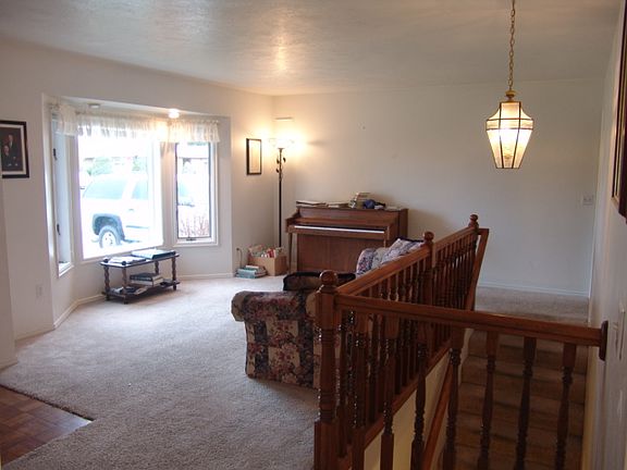 3rd image of 361 Delbert Dr