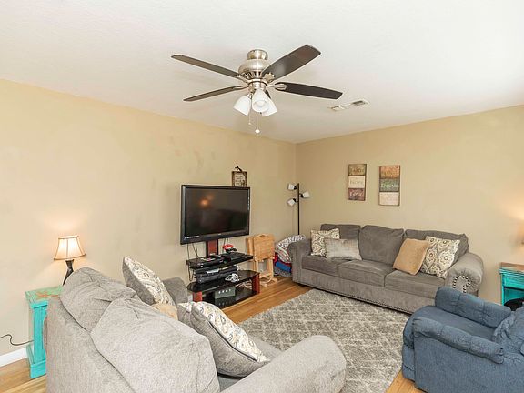 5th image of 1800 Lawson Ln