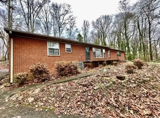 110 Taylor Rd, Oak Ridge, TN 37830