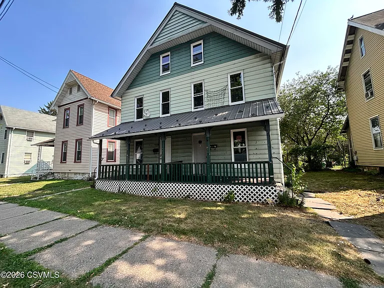 1225 Memorial Ave — Photo 1
