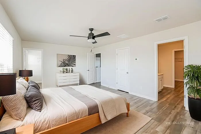 461 Navona Dr — Photo 8
