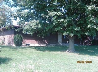 8037 Donna Ln, Edwardsville, IL 62025