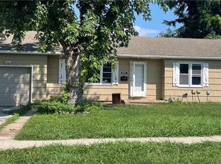 8221 Travis St, Overland Park, KS 66204