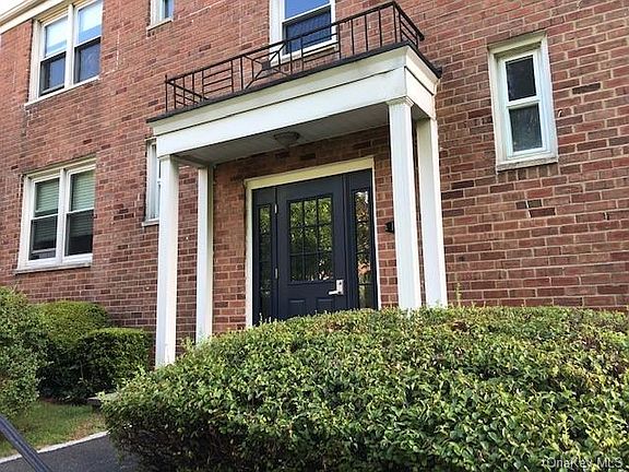 2nd image of 102 Lawn Ter APT 2C