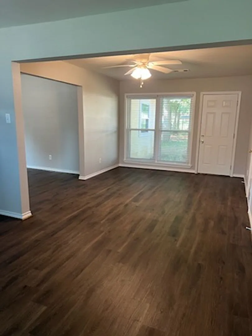 3 Bed / 1 Bath House, PNGISD — Photo 3
