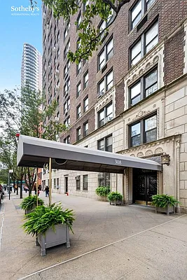 Sold by Sotheby's International Realty | media 16