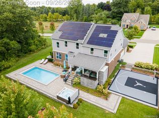 258 Westbrooke Dr, Oakland, MI 48363