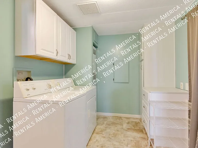 10684 N Stromboli Ave — Photo 14