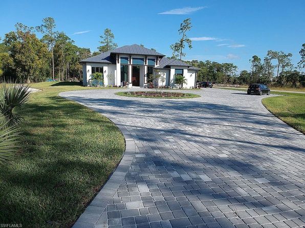 6423 Livingston Woods LN, NAPLES, FL 34109