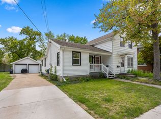 211 E Lincoln Ave, Oshkosh, WI 54901