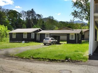 414 Reagan Ln, Gatlinburg, TN 37738