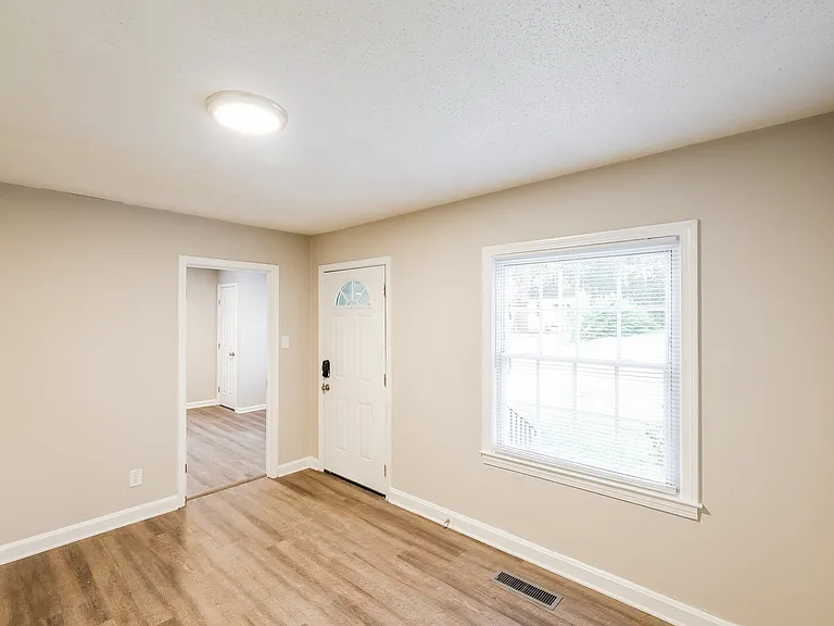 1852835_018_living_room_13100529.jpg