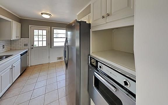 3rd image of 2225 Ashley Dr