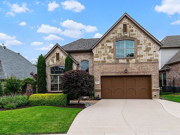 3rd image of 1405 Savannah Ct