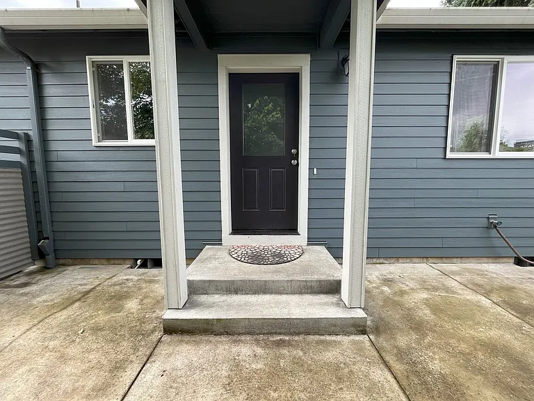 Charming SE Bungalow 3 Bed 2 Bathroom with Washer & Dryer — Photo 4