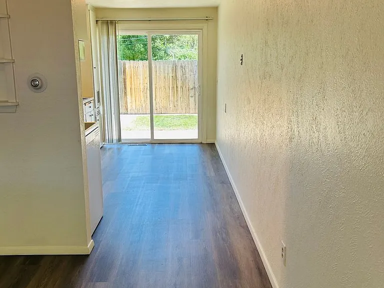4904 S Iowa Ave — Photo 4
