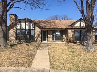 1527 Uvalde St, Mesquite, TX 75150