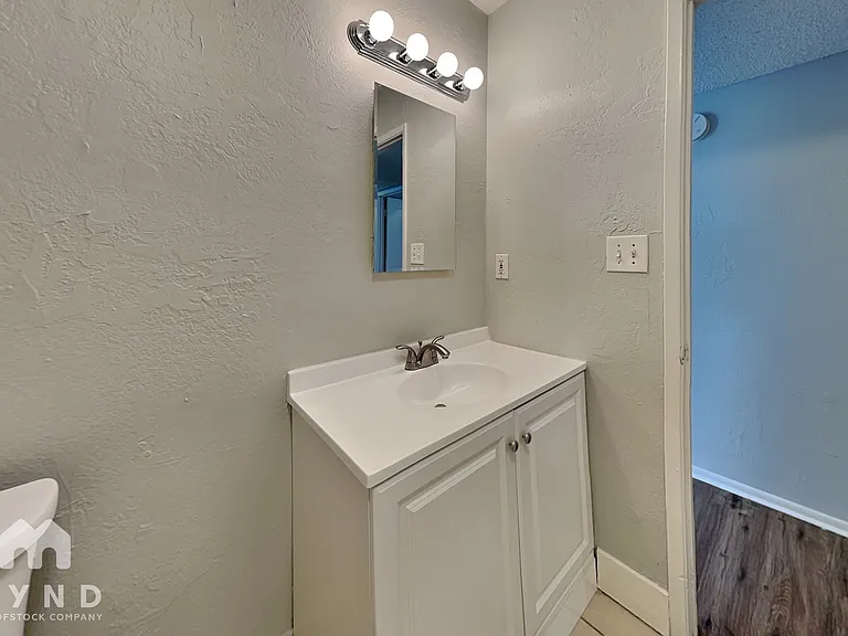 10716 N Arapaho Dr — Photo 14