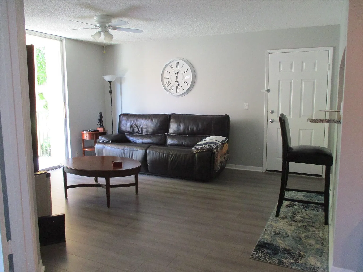 2 bed, 1.0 bath, 922 sqft, $2,250 — Photo 4