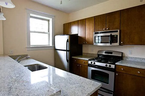 The Biltmore Apartments — Photo 15